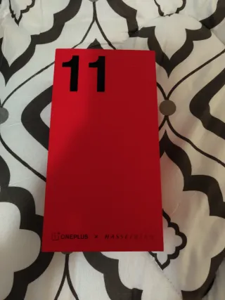 OnePlus 11 Nero, o scambio con iPhone 14 Pro Max