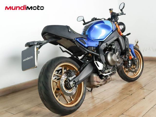 YAMAHA XSR 900
