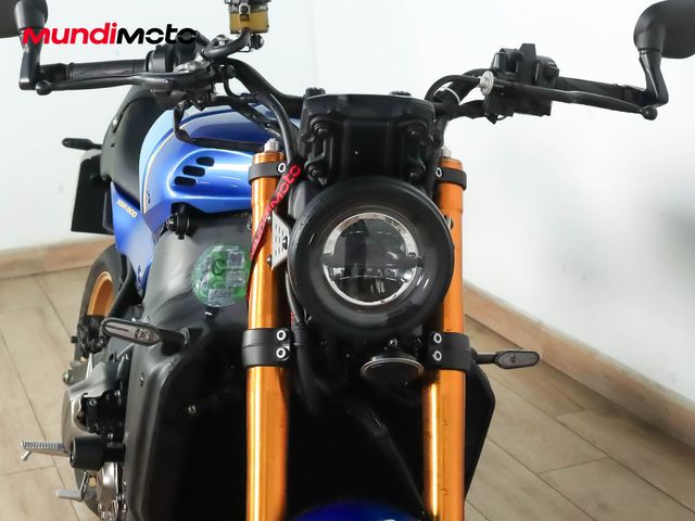 YAMAHA XSR 900