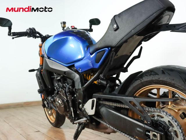 YAMAHA XSR 900