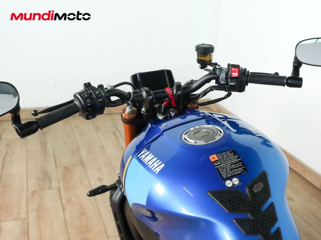 YAMAHA XSR 900
