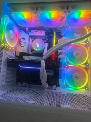 Ordenador Gaming MSI Torre PC Blanca RGB