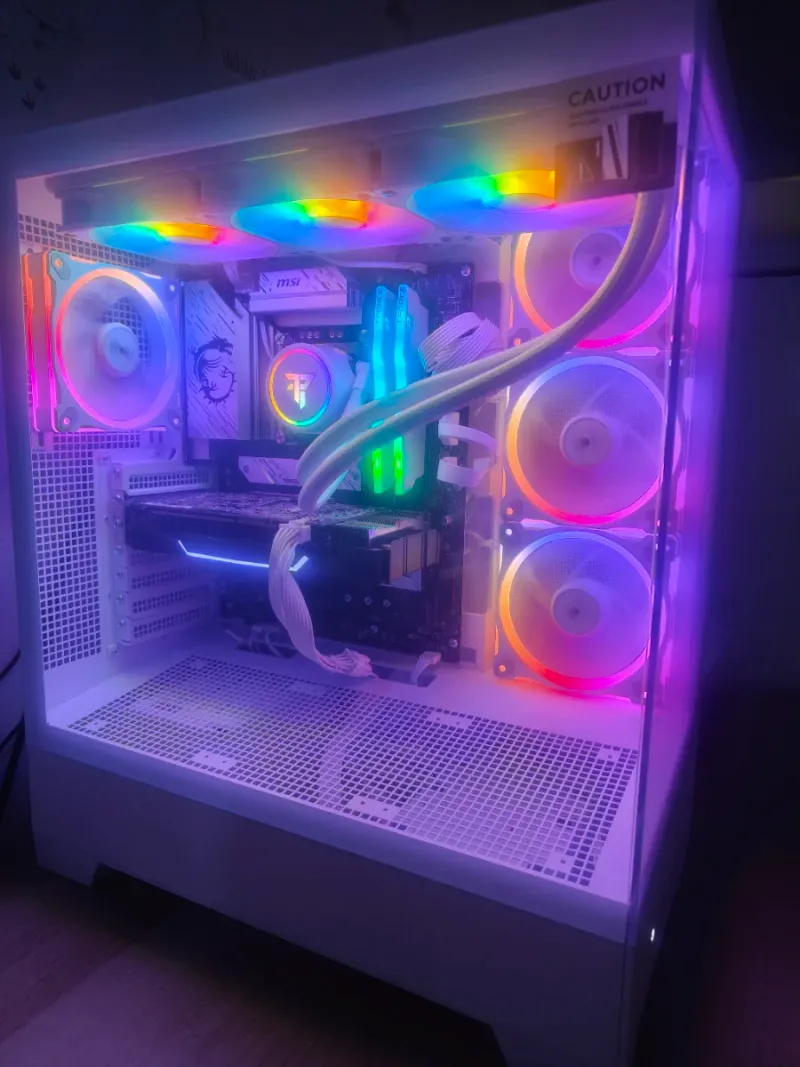 Ordenador Gaming MSI Torre PC Blanca RGB afbeelding 2