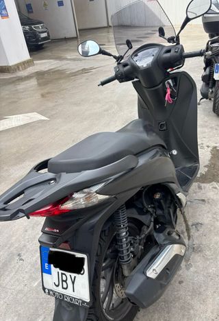 Honda SH125i Negra