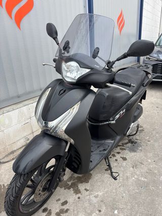 Honda SH125i Negra