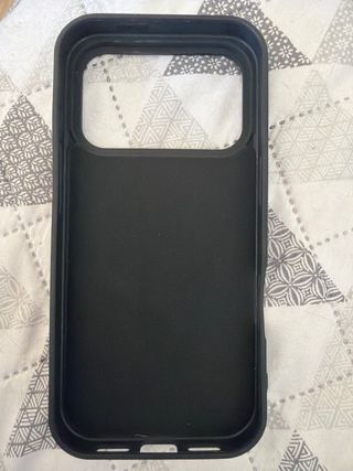 Funda iPhone 14 Pro Negra y con MagSafe naranja
