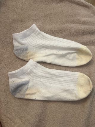 Calcetines blancos y grises talla 37