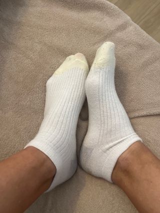 Calcetines blancos y grises talla 37