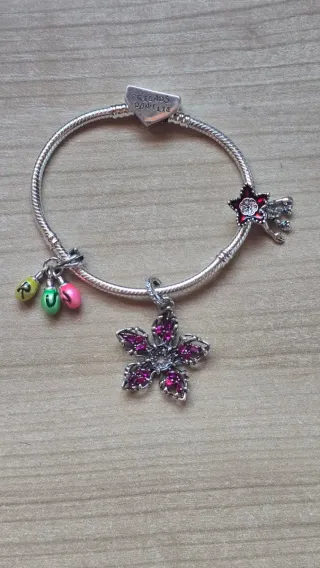 Pulsera Pandora Stranger Things