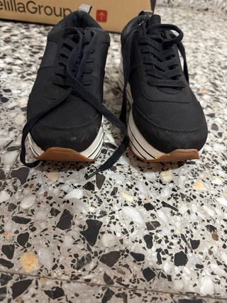 Zapatillas mujer negras y plateadas