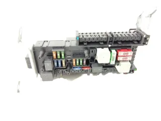 Caja Fusibles Relés Trasero Mercedes  clase E W212