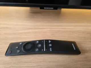 Samsung 43” QLED 4K Smart TV con AirPlay