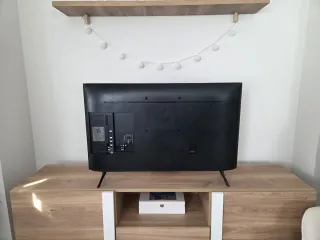 Samsung 43” QLED 4K Smart TV con AirPlay