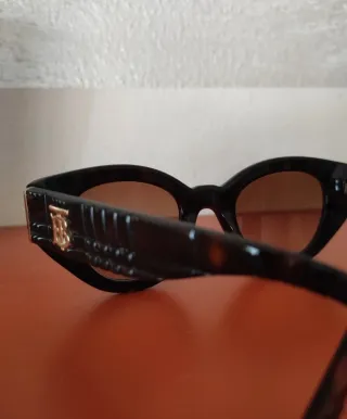 Occhiali da sole Burberry neri e marroni