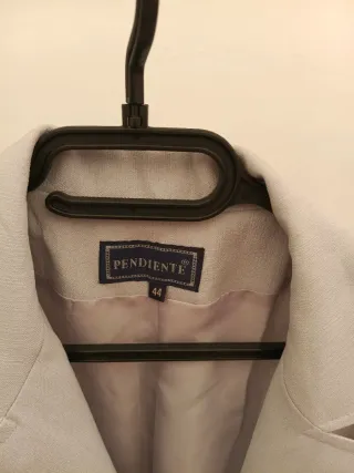 Traje de chaqueta y pantalón gris