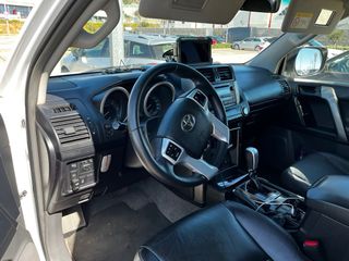 Toyota Land Cruiser 150 2012