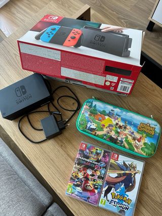 Nintendo Switch + Mario Kart + Pokémon Spada