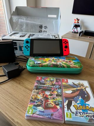 Nintendo Switch + Mario Kart + Pokémon Spada