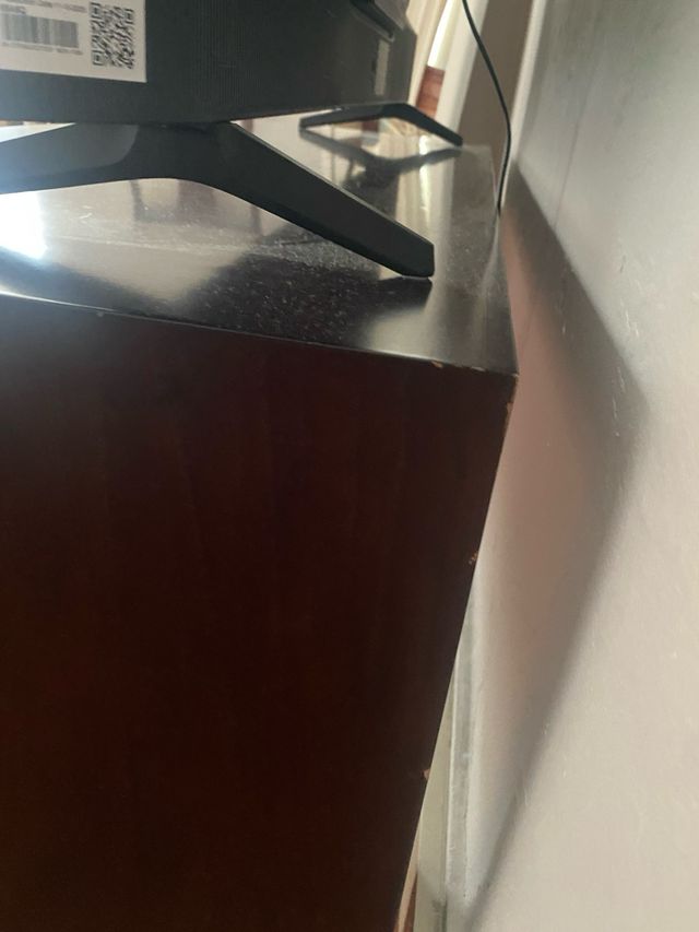 Mesa de madera marrón