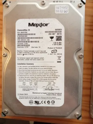 Lote 4 Discos Duros Maxtor y Conner