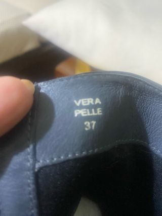 Botín negro Stonfyl con tachuelas