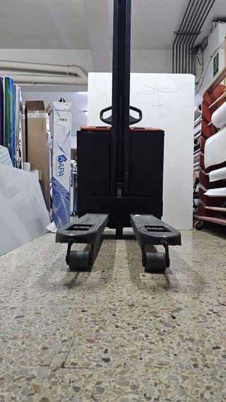 Elevador Eléctrico Toyota BT