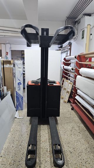 Elevador Eléctrico Toyota BT