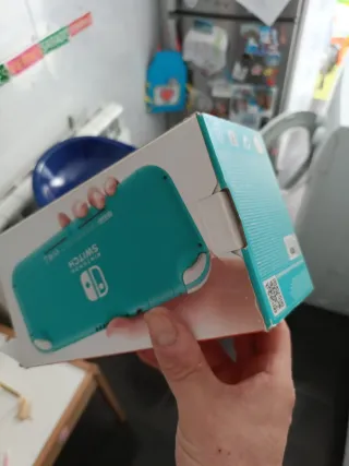 Caja Nintendo Switch Lite Turquesa Caja
