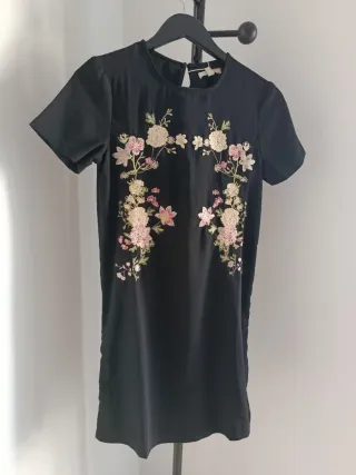 Vestido da Springfield com bordado floral