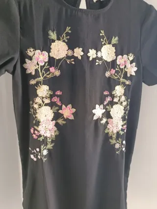 Vestido da Springfield com bordado floral