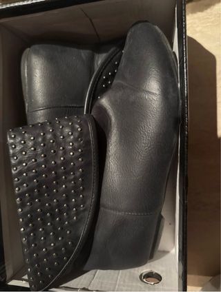 Botines negros mujer con tachuelas