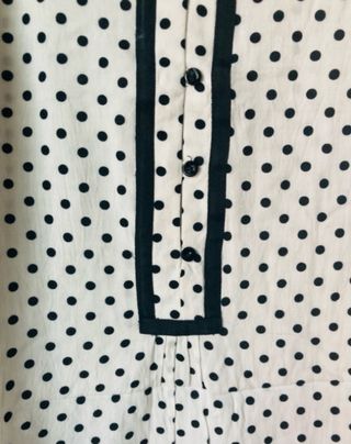 Blusa Zara lunares blanca y negra