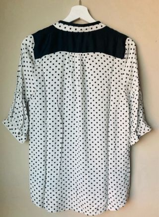 Blusa Zara lunares blanca y negra