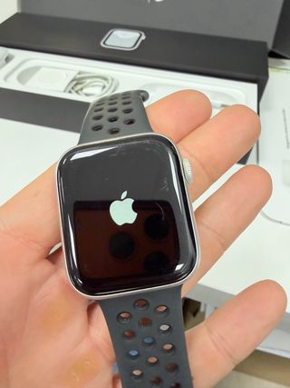 Apple Watch Series 5 44MM Nike