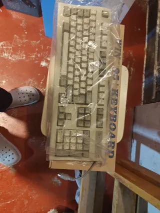 Teclado DIN Español Conector Antiguo