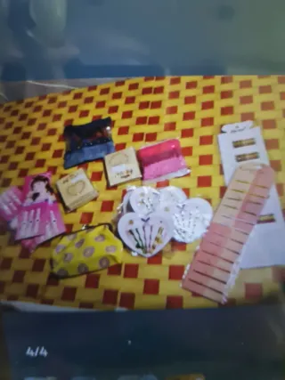 Ropa variada para muñecas