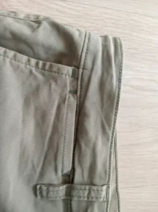 Pantalón chino hombre caqui verde militar