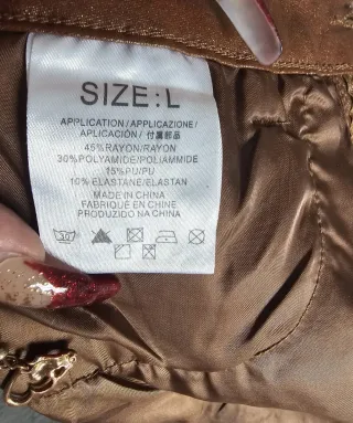 Pantalones marrones brillantes