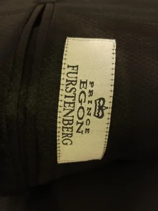 Traje de novio negro