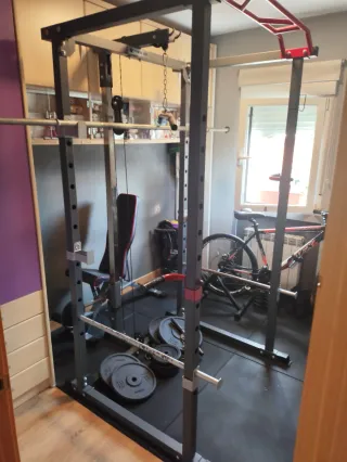 Rack gimnasio con poleas,banco, pesas y barra