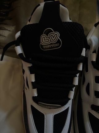 Louis Vuitton LV Skate Taglia 43