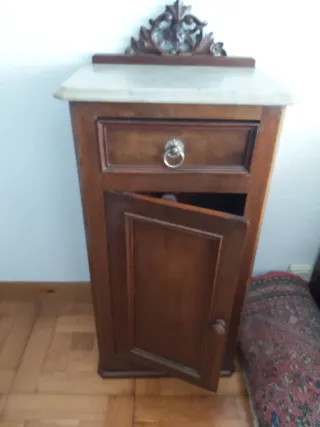 Mesilla antigua mármol y madera