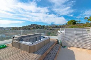 Chalet en alquiler en Los Naranjos - Las Brisas en Marbella