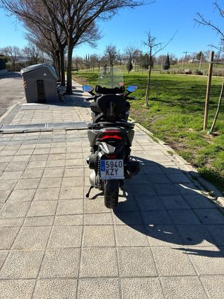 Maxi Scooter Negra y Plata Automática, honda forza