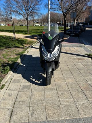 Maxi Scooter Negra y Plata Automática, honda forza