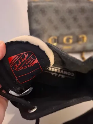 Zapatillas Converse Negras y Blancas