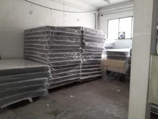 Canapé de madera con almacenaje