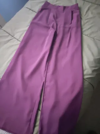 Traje de chaqueta morado con cinturón