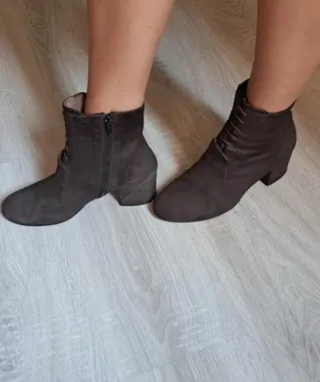 Botines de piel marrones