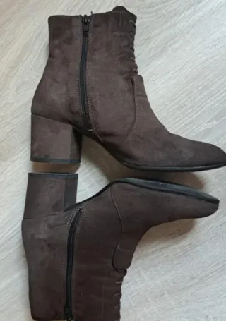 Botines de piel marrones